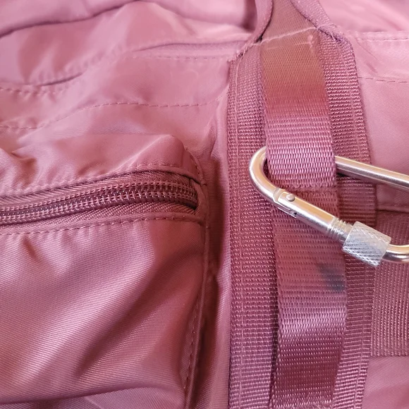 Tommy Bahama Tote - Picture 5 of 8